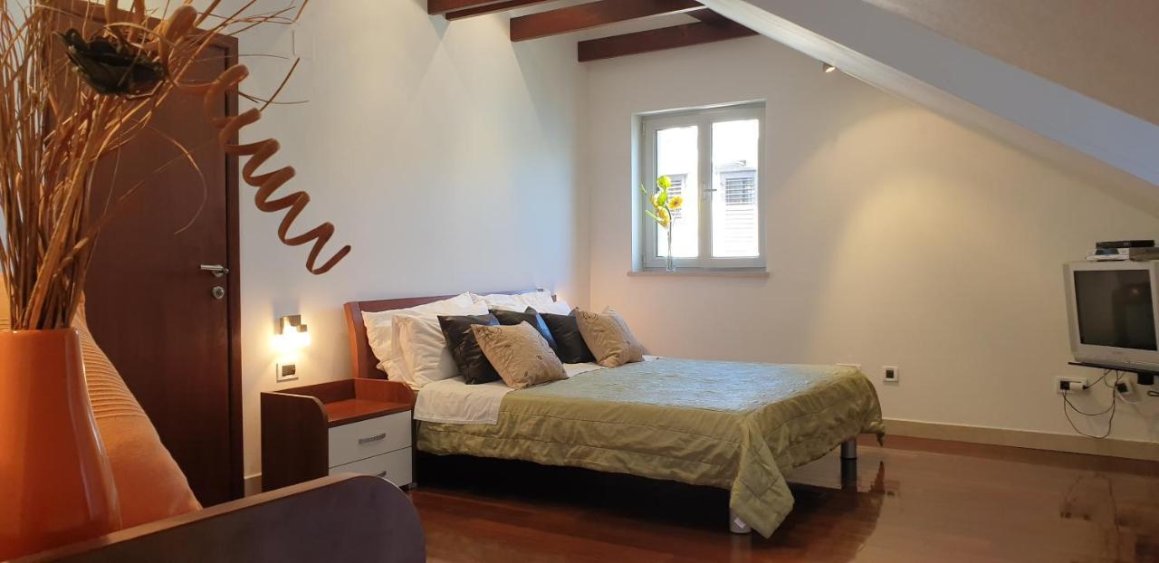 Villa Jade Apartments Front Row Sea View - Walk To Korcula Old Town Medvinjak Ngoại thất bức ảnh
