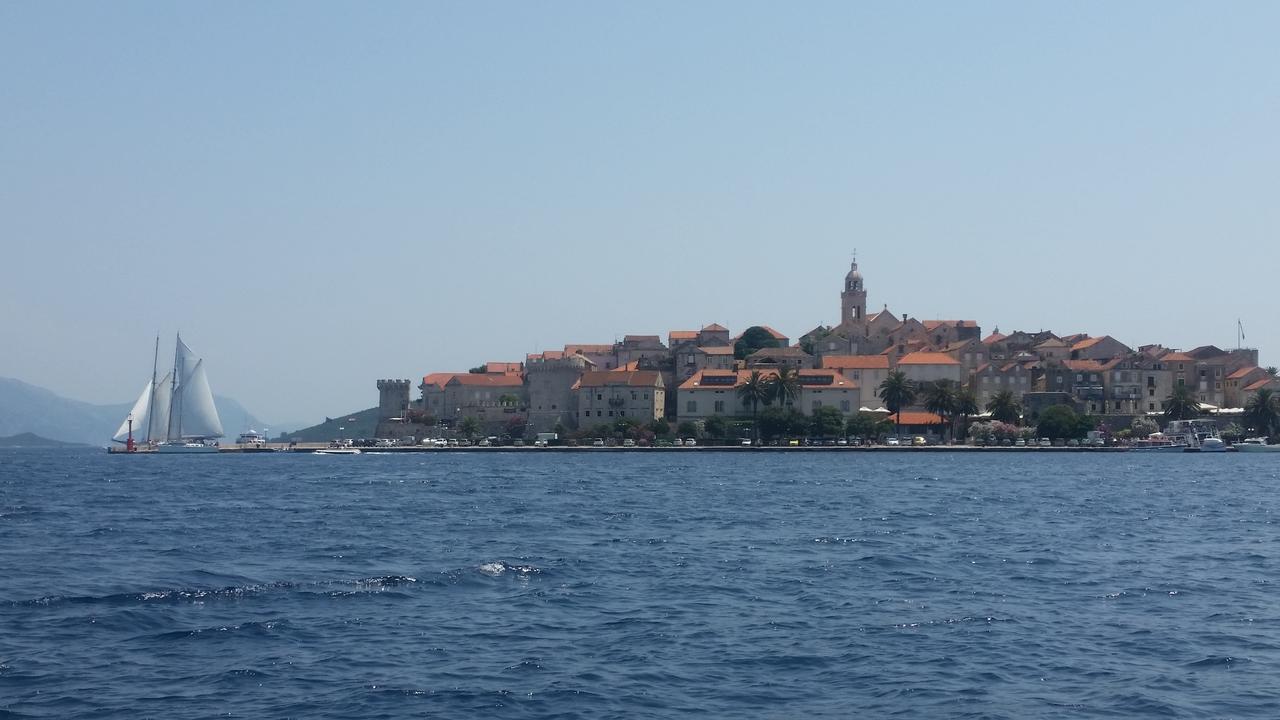 Villa Jade Apartments Front Row Sea View - Walk To Korcula Old Town Medvinjak Ngoại thất bức ảnh
