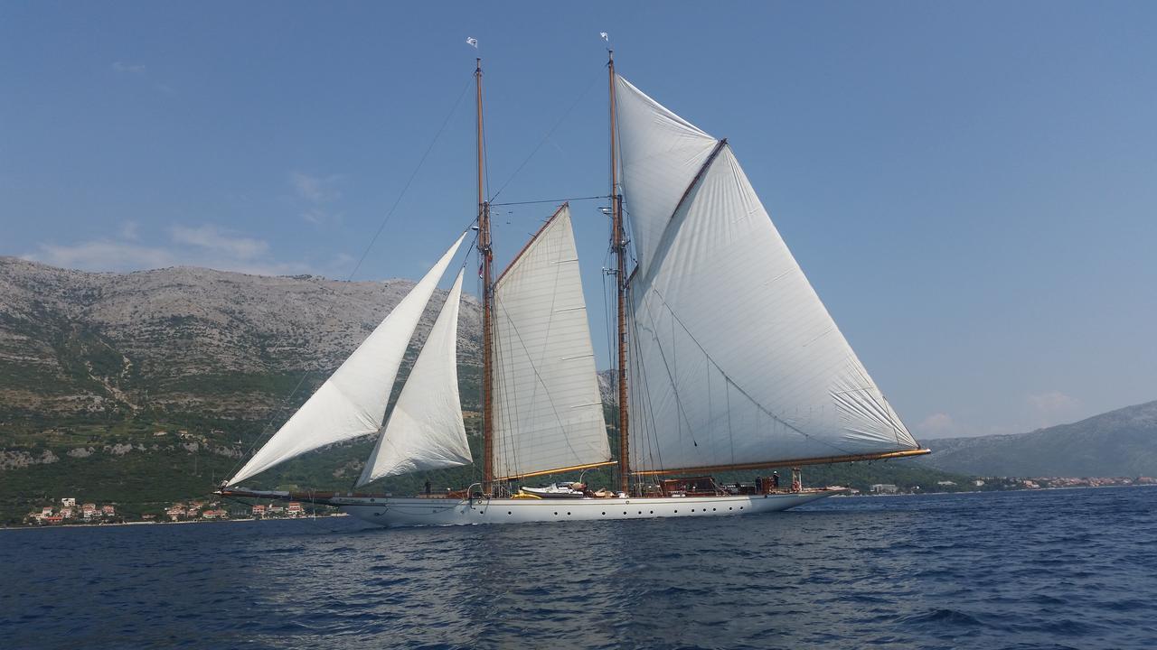 Villa Jade Apartments Front Row Sea View - Walk To Korcula Old Town Medvinjak Ngoại thất bức ảnh