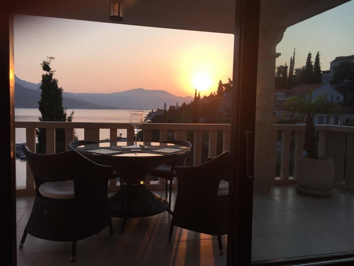 Villa Jade Apartments Front Row Sea View - Walk To Korcula Old Town Medvinjak Ngoại thất bức ảnh