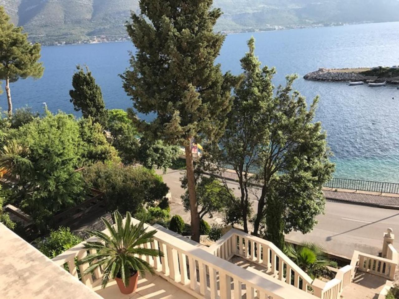 Villa Jade Apartments Front Row Sea View - Walk To Korcula Old Town Medvinjak Ngoại thất bức ảnh
